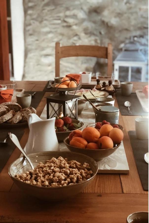 Chez Constance Hotell Saillon Eksteriør bilde